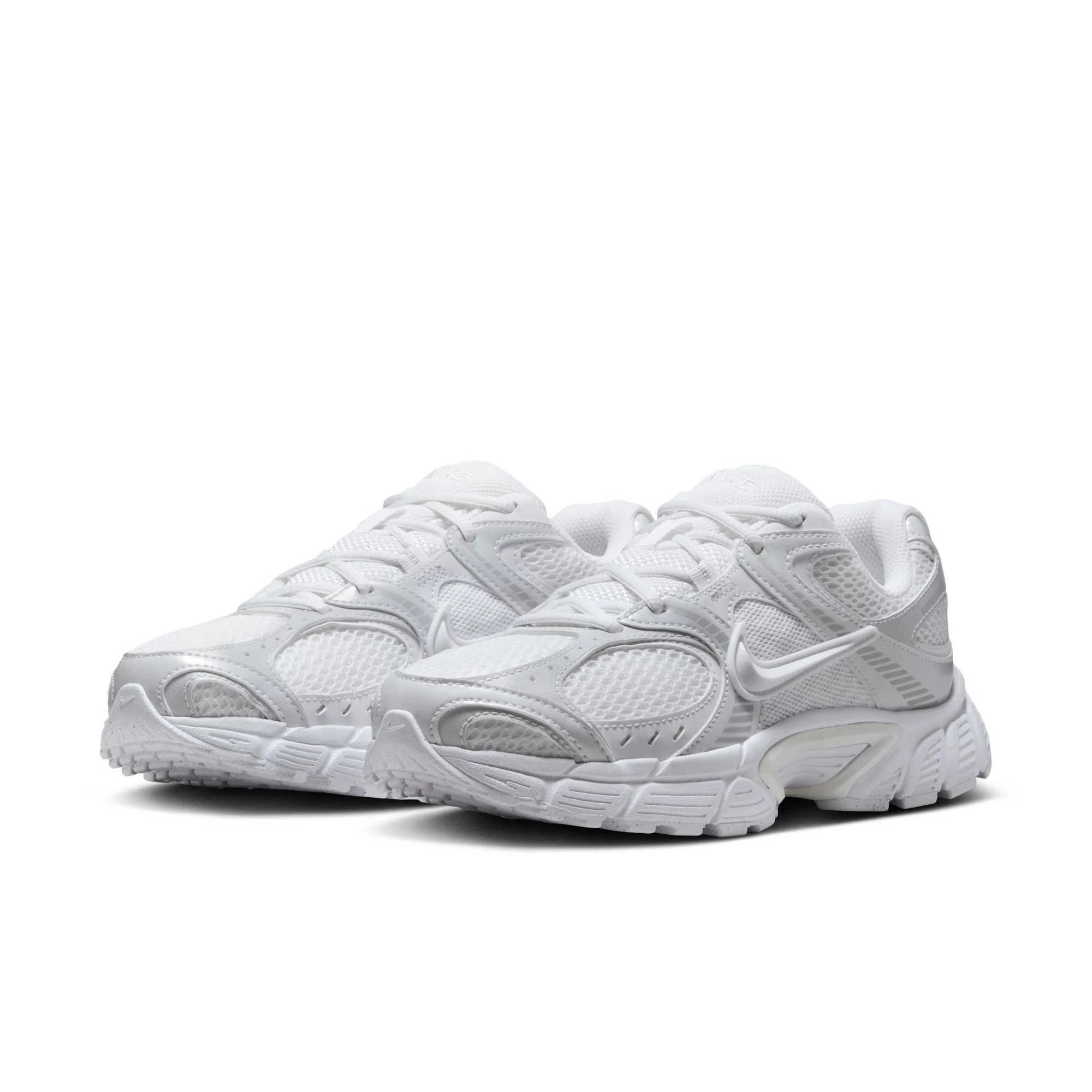 Nike V5 Rnr Running Shoes For Women, White&Silver - Image 3